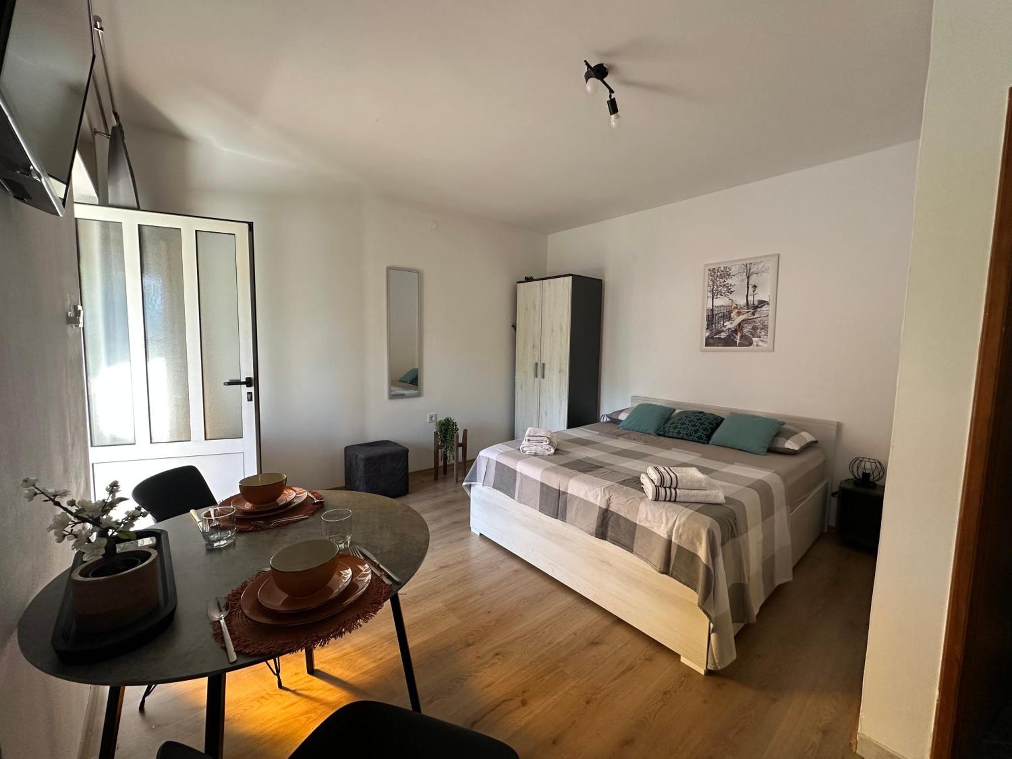 Studio Apartment Coce Trogir Eksteriør billede