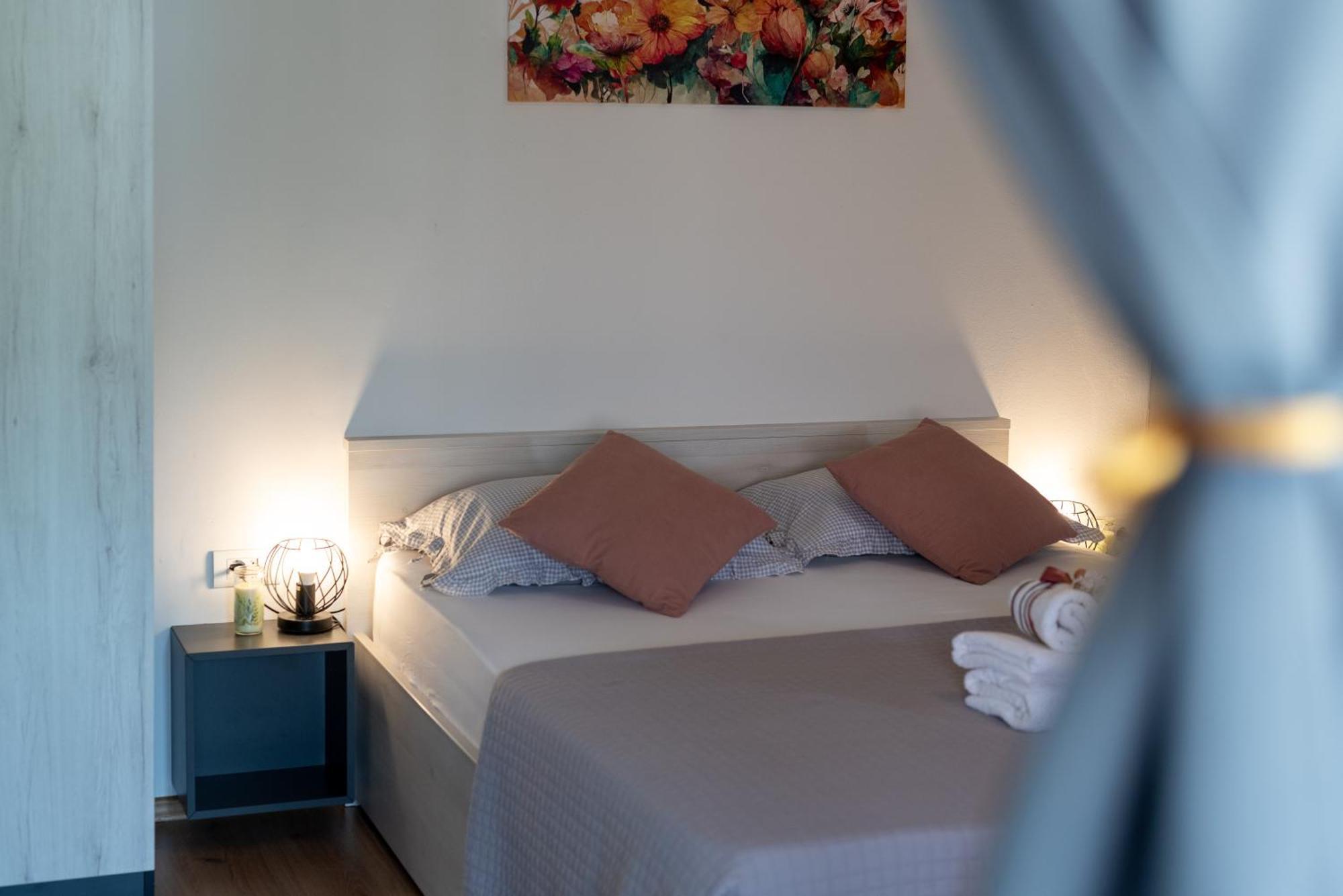 Studio Apartment Coce Trogir Eksteriør billede