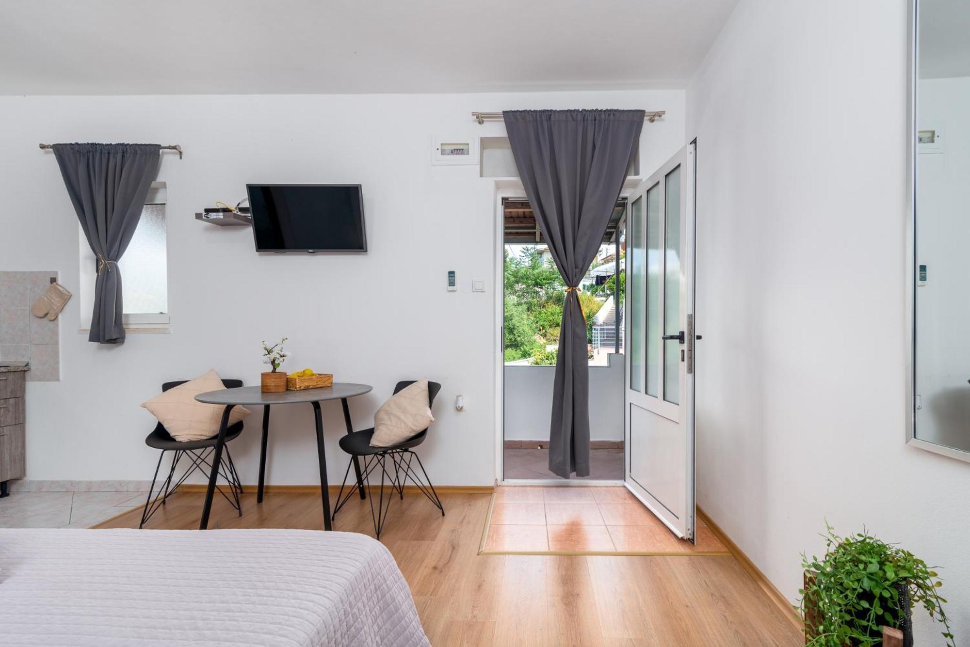 Studio Apartment Coce Trogir Eksteriør billede