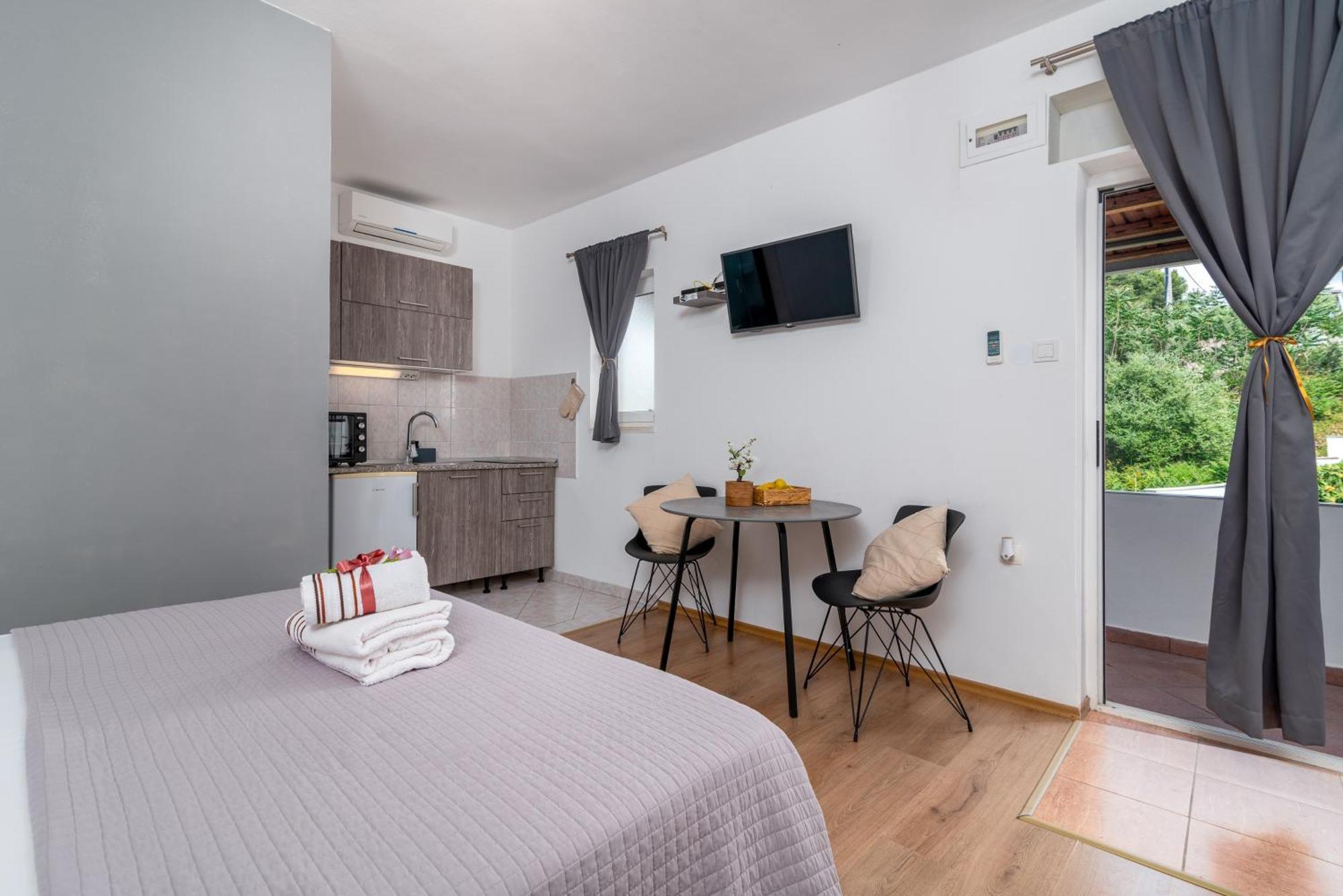 Studio Apartment Coce Trogir Eksteriør billede