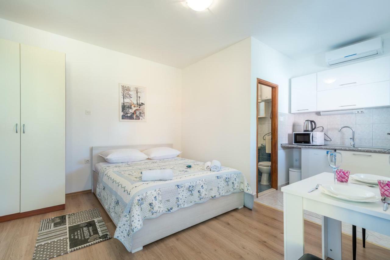 Studio Apartment Coce Trogir Eksteriør billede