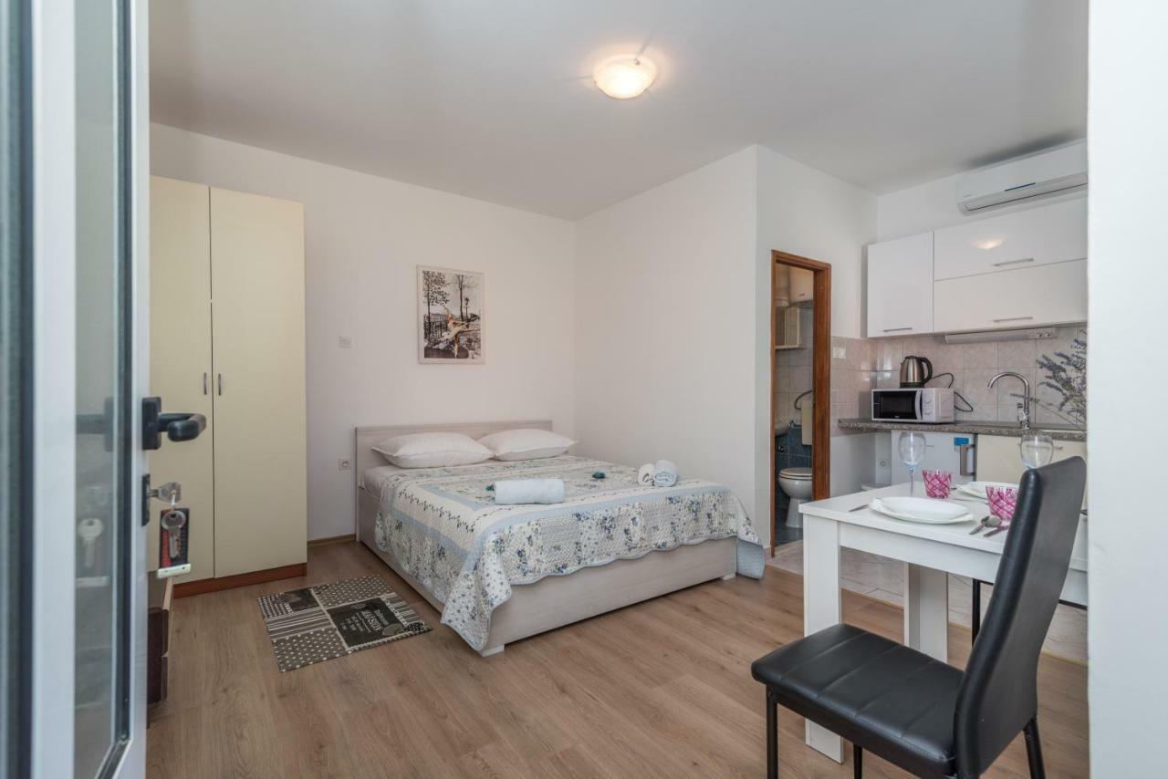 Studio Apartment Coce Trogir Eksteriør billede