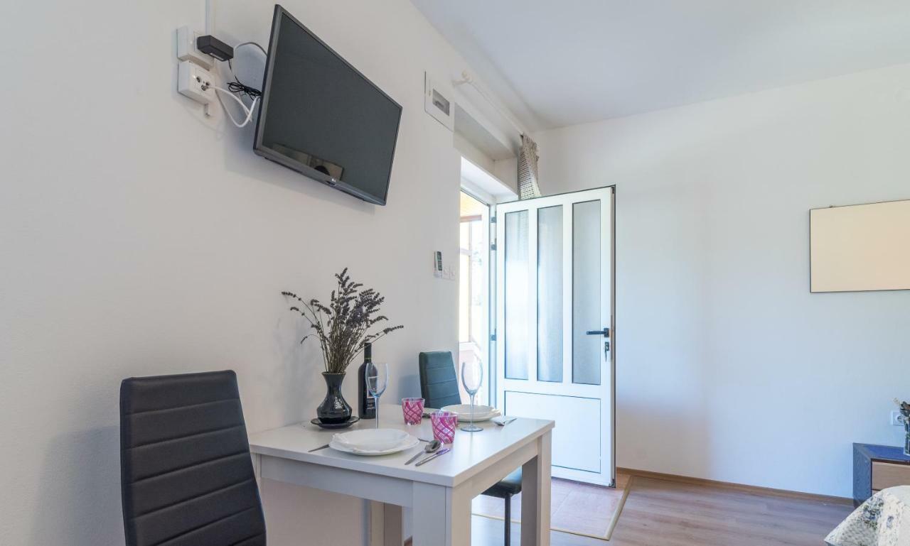 Studio Apartment Coce Trogir Eksteriør billede